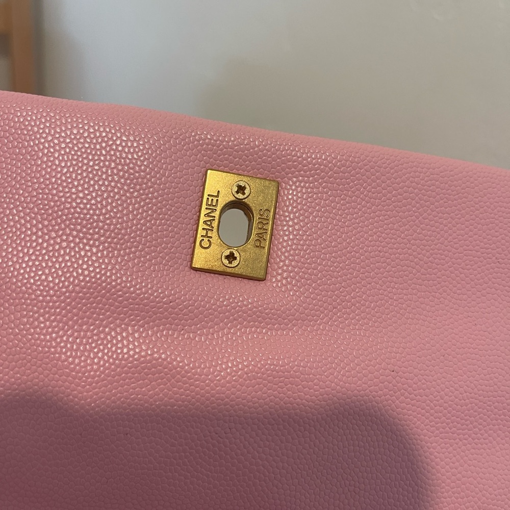 CHANEL Pink Quilted Shoulder Bag with Gold Logo - Picture 14 of 15